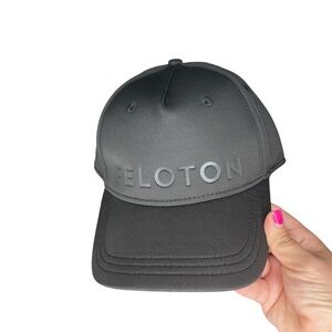 NWOT Peleton men’s baseball hat